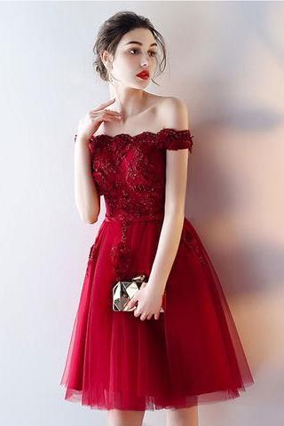 New Arrival Short Off the Shoulder Burgundy Prom Dress Homecoming Dress with Appliques