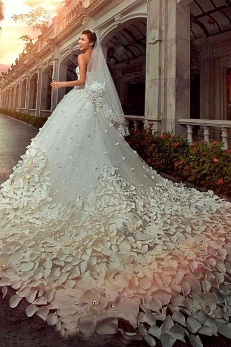 Luxurious Cathedral Wedding Dresses with Handmade Petal Bridal Dress